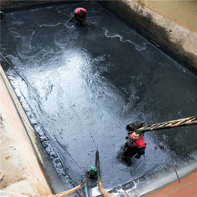 灯塔废水池清理